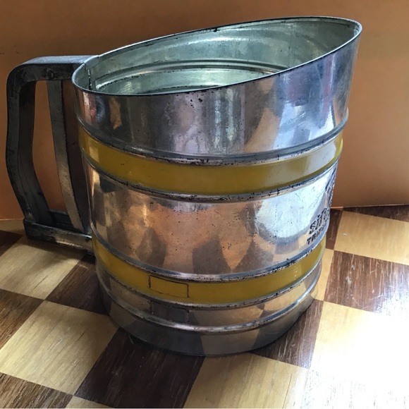 🎥★❦꒒ik୧⌵N୧w★ AUCTION PRICE👩🏻‍⚖️👨‍🍳 VTG Foley Sift Chine Screen Flour Sifter - Picture 7 of 11